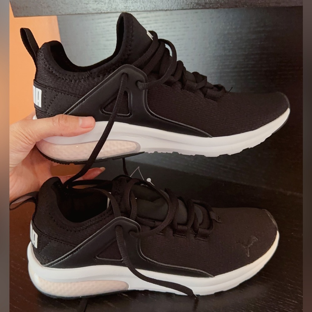 Puma sneakers breathable black soft comfortable size 6.5 🆕🐾🚬🆓